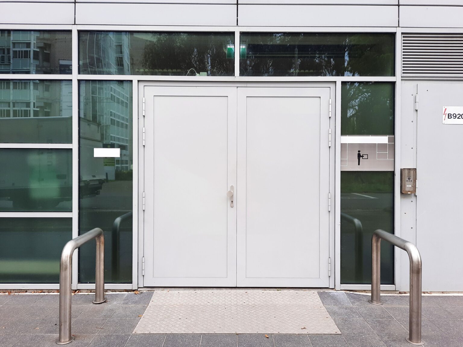 Hurricane-Rated Doors That Strengthen Commercial Buildings